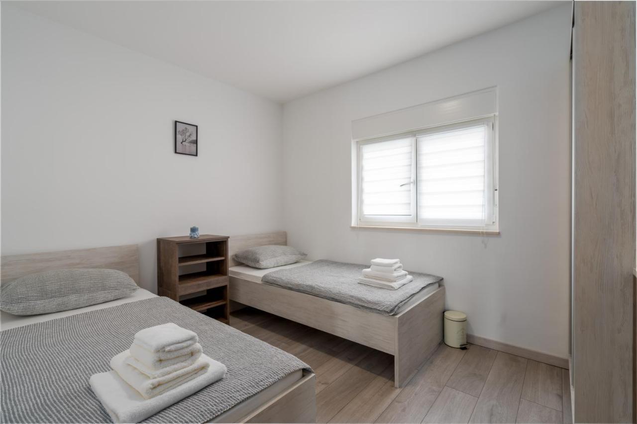 Apartmani Villa Ruby Linardici Ngoại thất bức ảnh